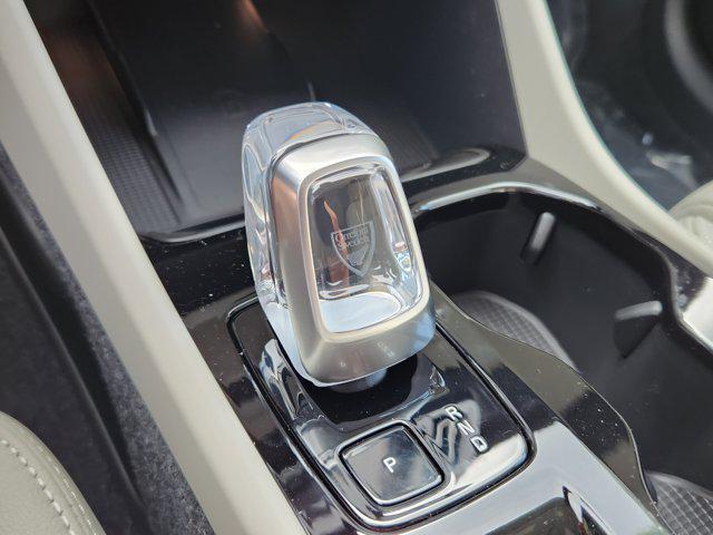 new 2025 Volvo XC40 car, priced at $45,835
