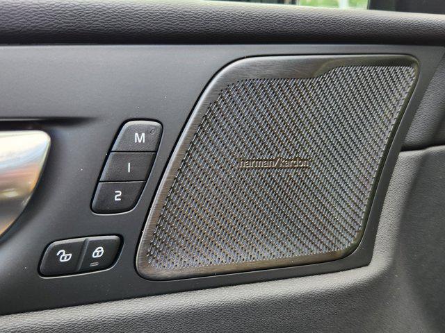 new 2025 Volvo XC60 car, priced at $55,660