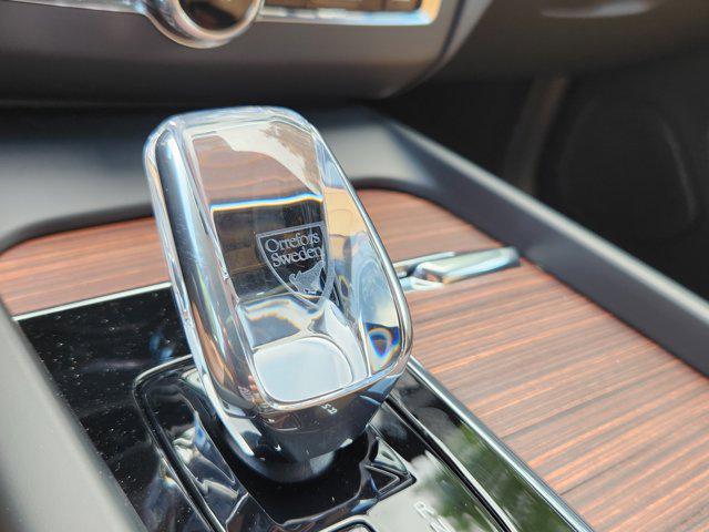 new 2025 Volvo XC60 car, priced at $55,660
