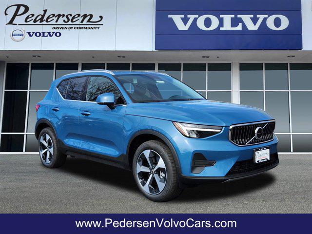 new 2025 Volvo XC40 car, priced at $45,955