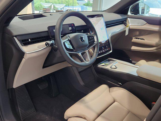 new 2025 Volvo EX90 car, priced at $82,140