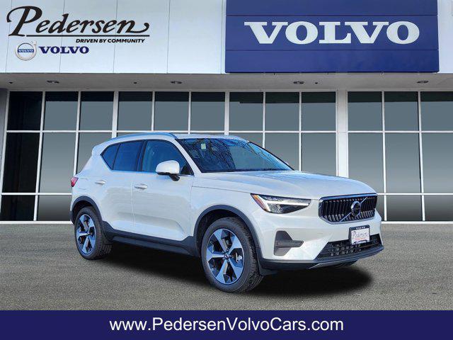 new 2025 Volvo XC40 car, priced at $45,205