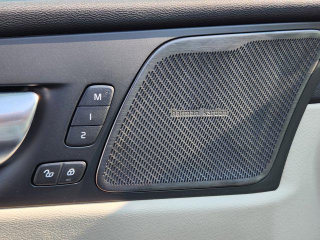 new 2026 Volvo XC60 car, priced at $58,385