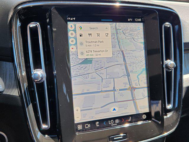 new 2025 Volvo XC40 car, priced at $40,015