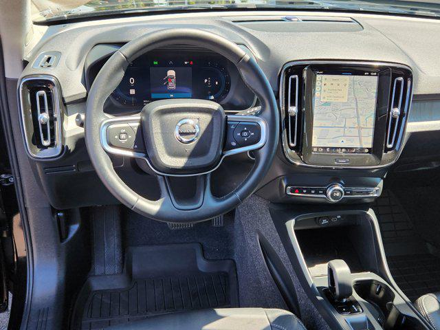 new 2025 Volvo XC40 car, priced at $40,015