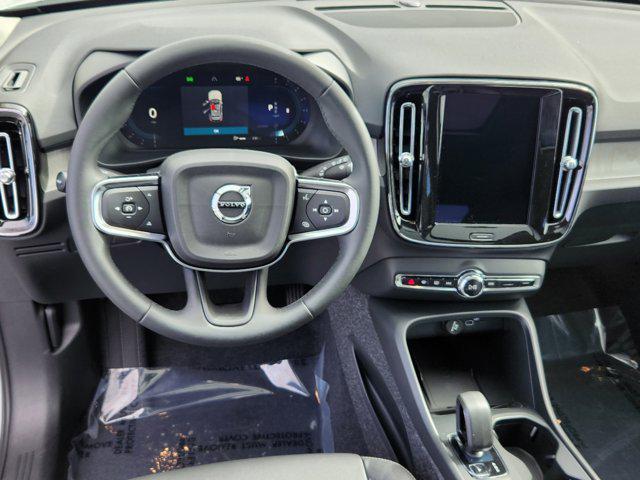 new 2025 Volvo XC40 car, priced at $46,725