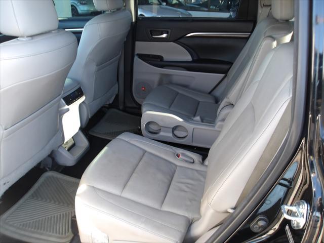 used 2014 Toyota Highlander car, priced at $15,995