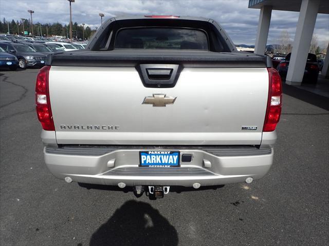 used 2008 Chevrolet Avalanche car, priced at $9,989