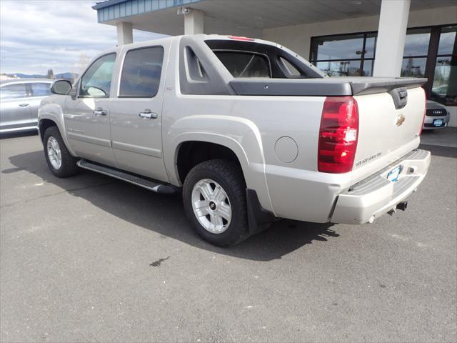 used 2008 Chevrolet Avalanche car, priced at $9,989