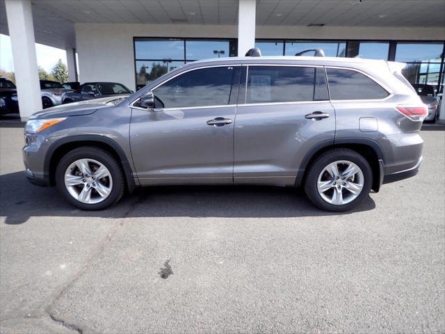 used 2015 Toyota Highlander car, priced at $18,739