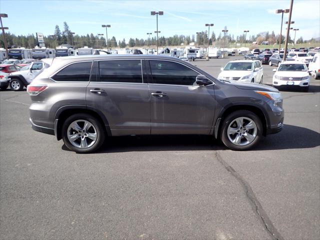 used 2015 Toyota Highlander car, priced at $18,739