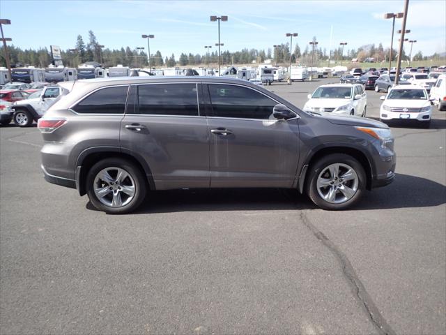 used 2015 Toyota Highlander car, priced at $18,239