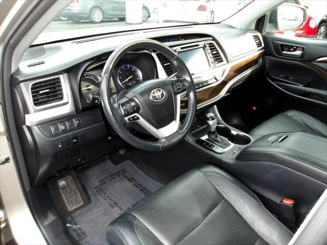 used 2014 Toyota Highlander Hybrid car, priced at $18,995