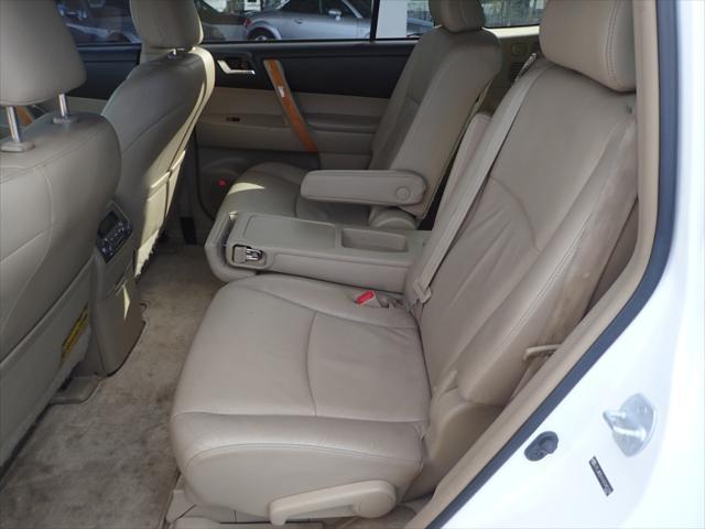 used 2010 Toyota Highlander Hybrid car, priced at $9,495