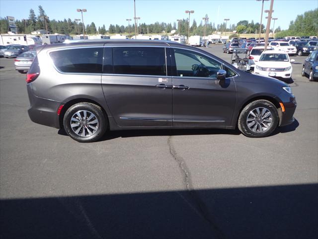 used 2021 Chrysler Pacifica Hybrid car, priced at $27,245