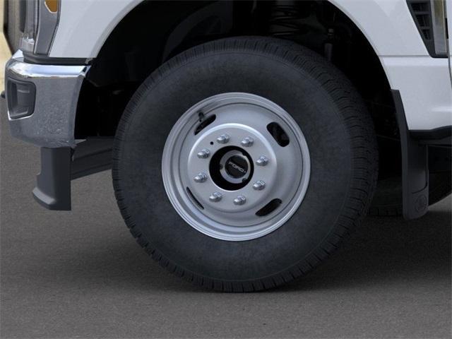 new 2025 Ford F-350 car, priced at $67,195