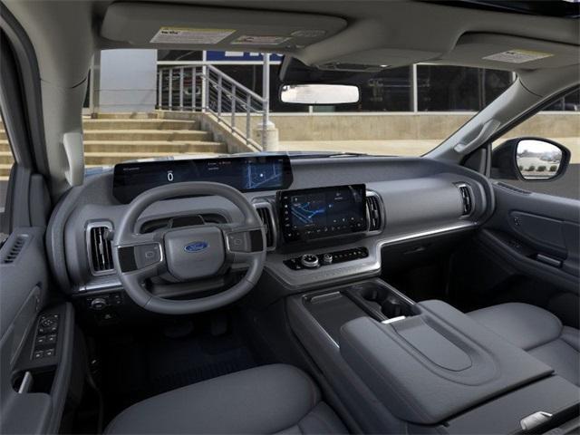 new 2025 Ford Expedition car, priced at $68,425