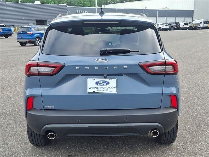 used 2025 Ford Escape car, priced at $28,999