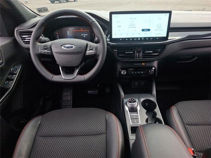 used 2025 Ford Escape car, priced at $28,999