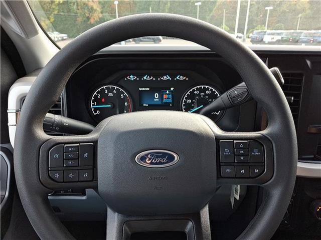 new 2025 Ford F-250 car, priced at $55,654