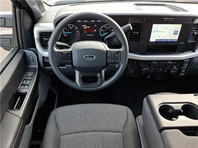 new 2025 Ford F-250 car, priced at $55,654