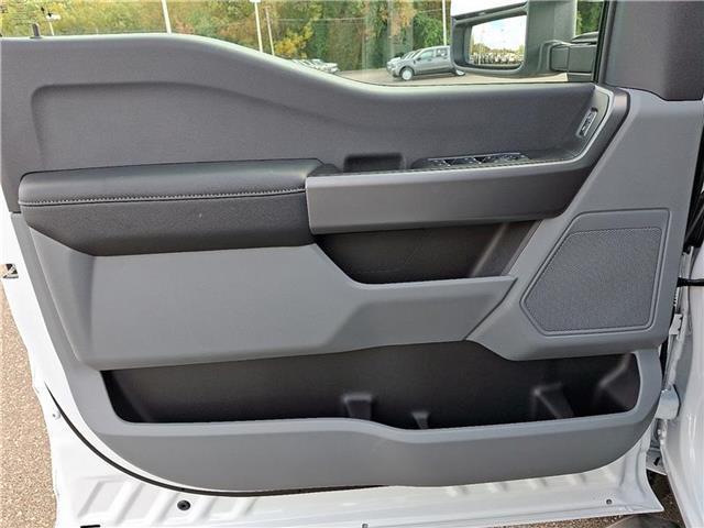 new 2025 Ford F-250 car, priced at $55,654