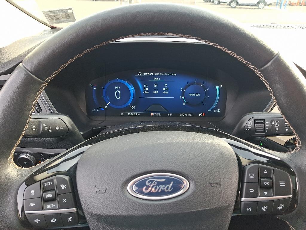 used 2022 Ford Escape car, priced at $27,995