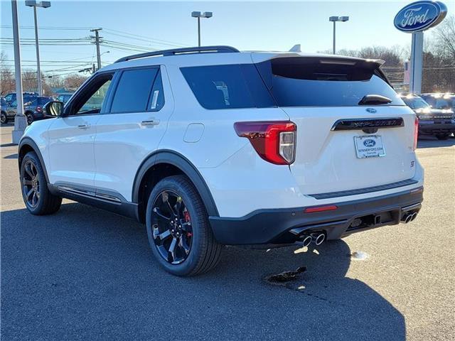 new 2024 Ford Explorer car, priced at $60,628