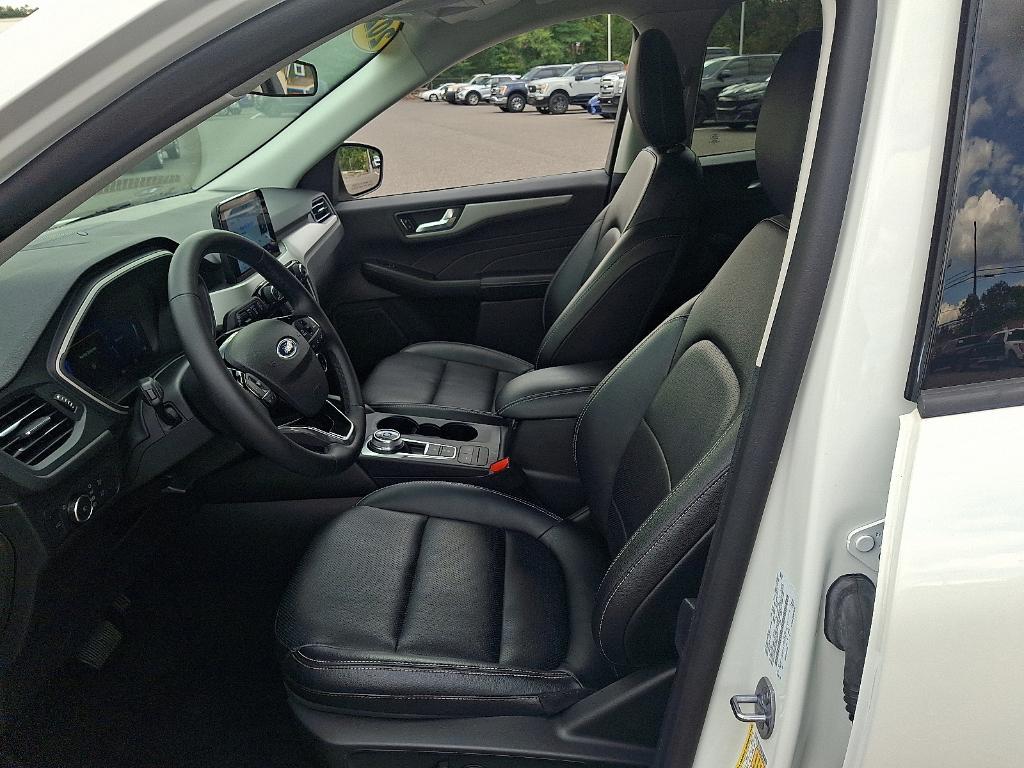 used 2022 Ford Escape car, priced at $23,999