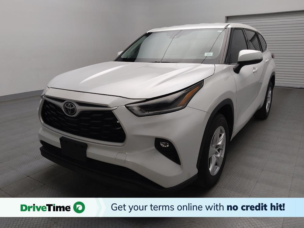 used 2022 Toyota Highlander car, priced at $28,595
