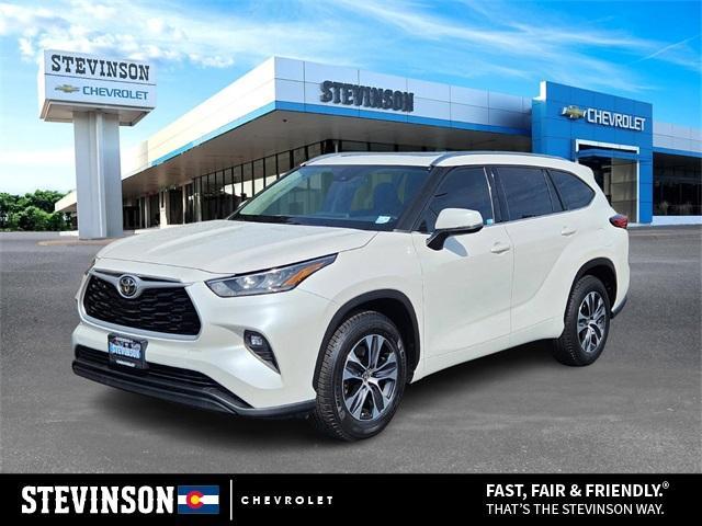 used 2020 Toyota Highlander car, priced at $26,900