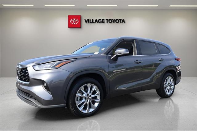 used 2023 Toyota Highlander car, priced at $37,993