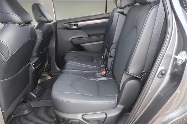 used 2023 Toyota Highlander car, priced at $37,993