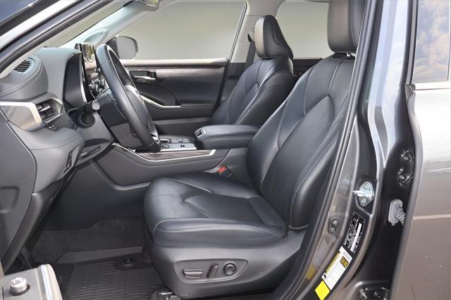 used 2023 Toyota Highlander car, priced at $37,993