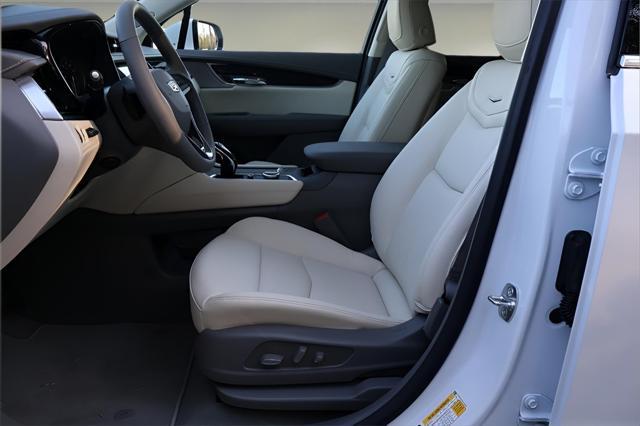 new 2025 Cadillac XT6 car, priced at $61,560