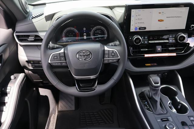 new 2025 Toyota Highlander car, priced at $50,332