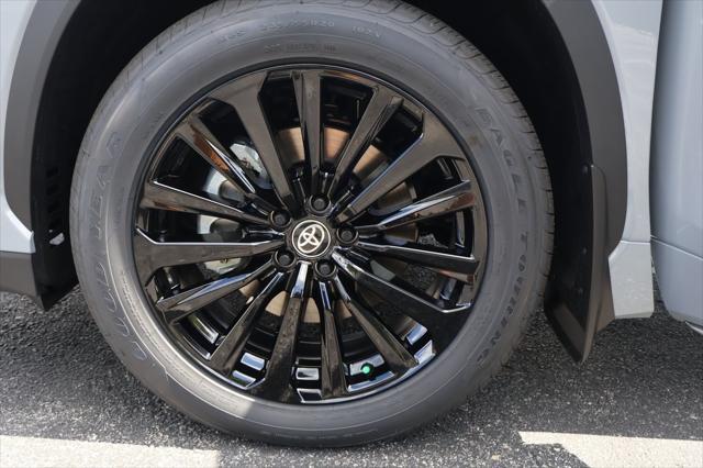 new 2025 Toyota Highlander car, priced at $50,332
