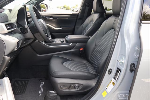 new 2025 Toyota Highlander car, priced at $50,332