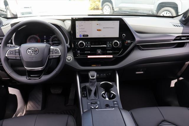 new 2025 Toyota Highlander car, priced at $50,332