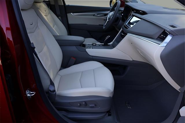 new 2025 Cadillac XT5 car, priced at $56,255