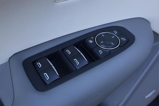 new 2025 Cadillac XT5 car, priced at $56,255