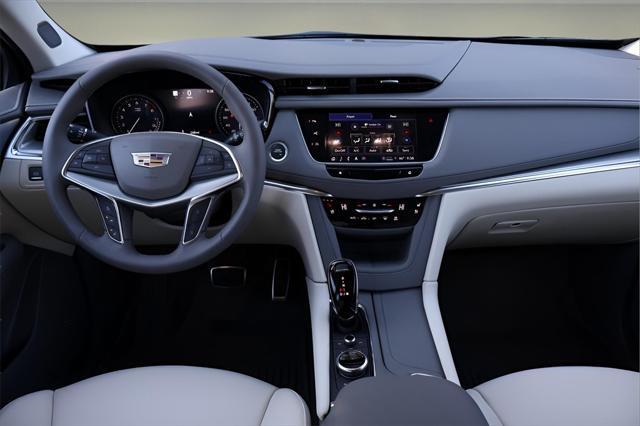 new 2025 Cadillac XT5 car, priced at $56,255