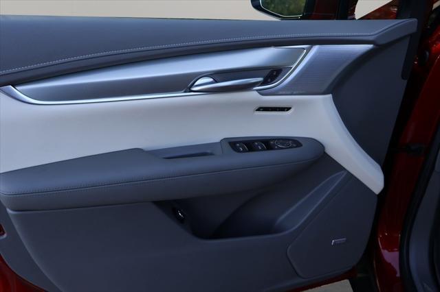 new 2025 Cadillac XT5 car, priced at $56,255