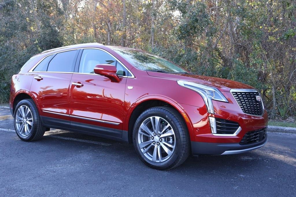 new 2025 Cadillac XT5 car, priced at $60,255