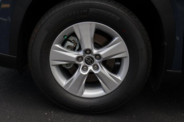 new 2025 Toyota Highlander car, priced at $43,127