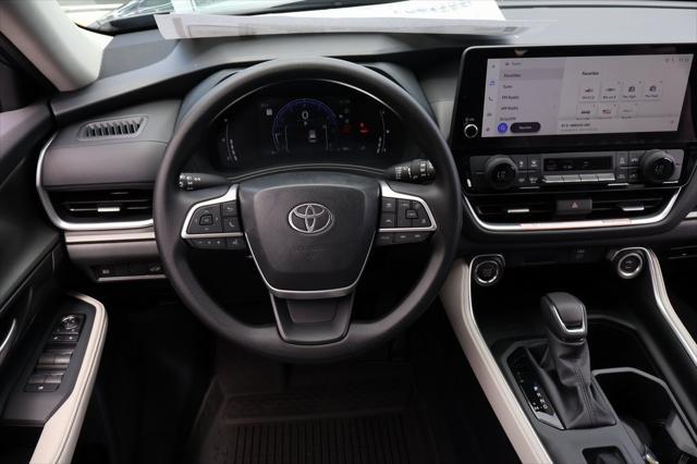 new 2025 Toyota Highlander car, priced at $43,127