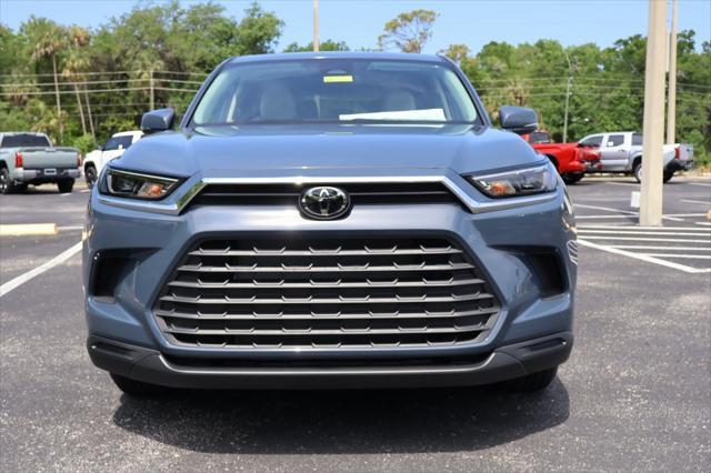 new 2025 Toyota Highlander car, priced at $43,127