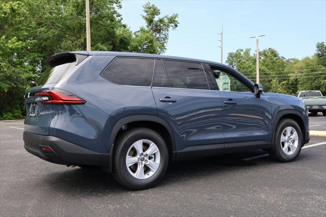 new 2025 Toyota Highlander car, priced at $43,127