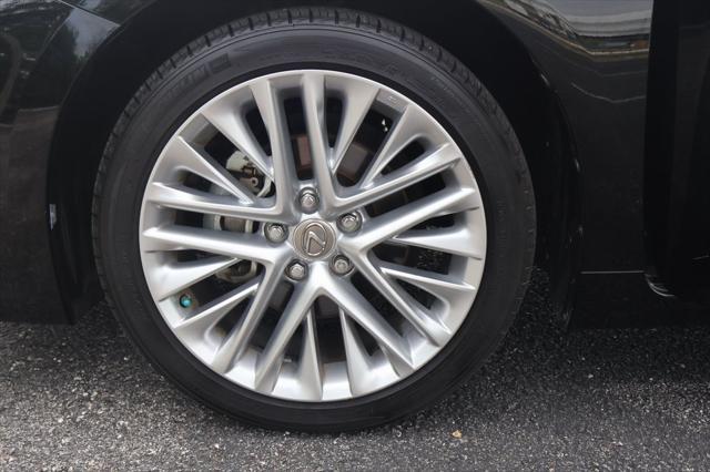 used 2013 Lexus ES 350 car, priced at $18,552