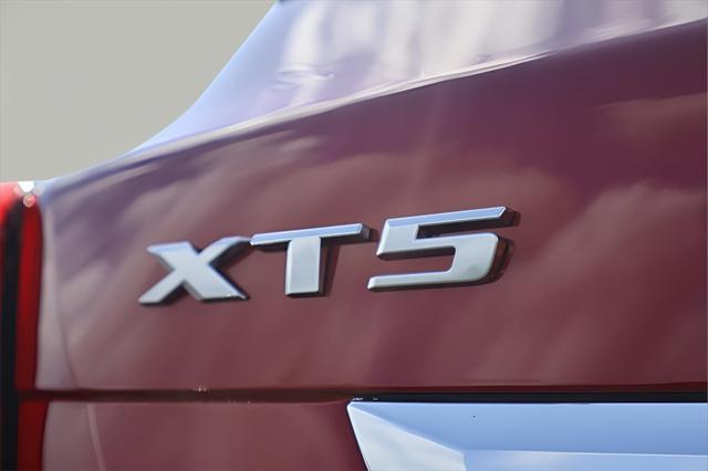 new 2025 Cadillac XT5 car, priced at $45,515